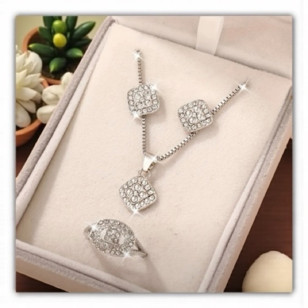 Silver Necklace Set